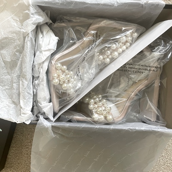 Betsey Johnson “Fay” Blush Heels - Picture 4 of 4